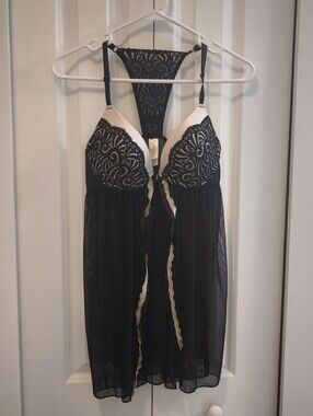 NWOT Jessica Simpson Black Mesh Bralette with Light Beige Lining